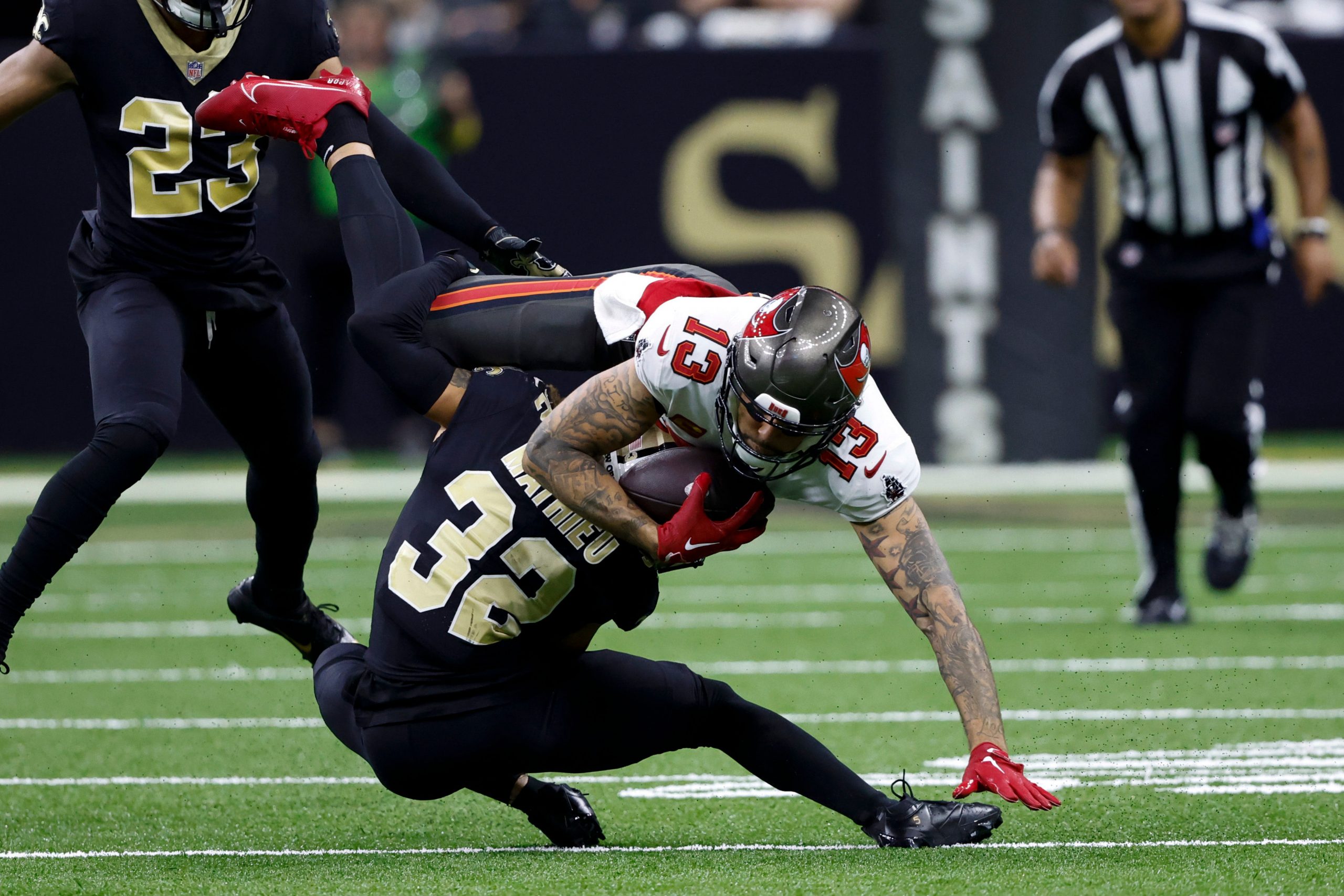 Mike Evans, Marshon Lattimore ejected after brawl during Tampa Bay Buccaneers vs New Orleans Saints