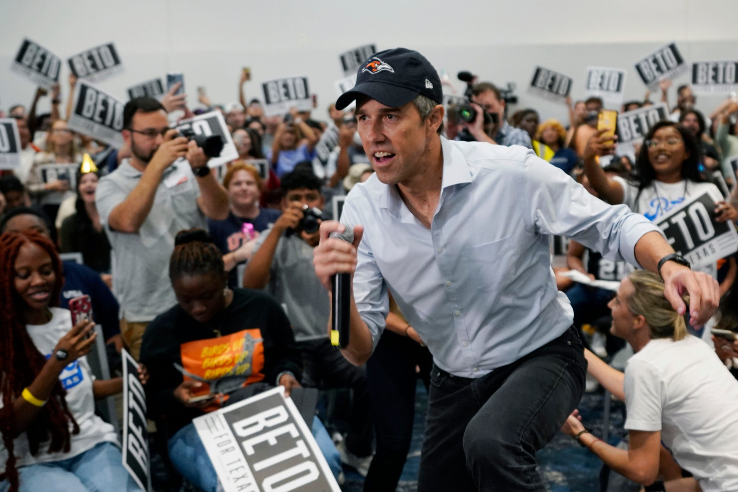 O’Rourke slams Abbott’s ‘could have been worse’ response to Uvalde shooting