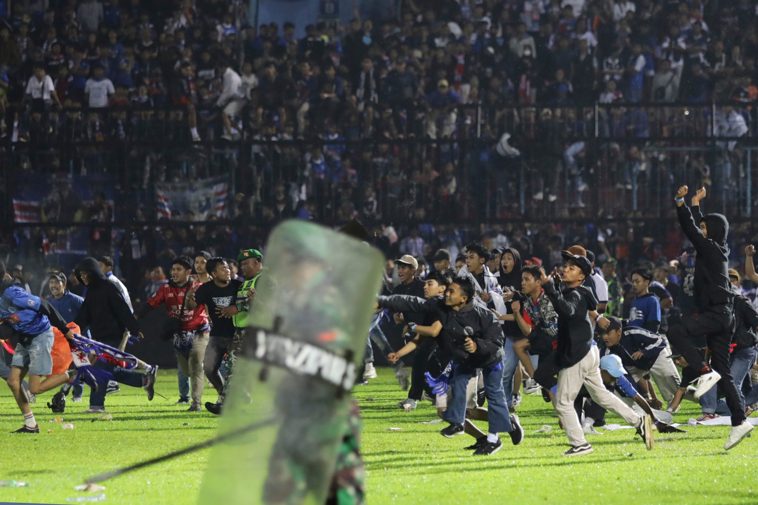 Indonesia Kanjuruhan Stadium stampede: At least 125 people dead