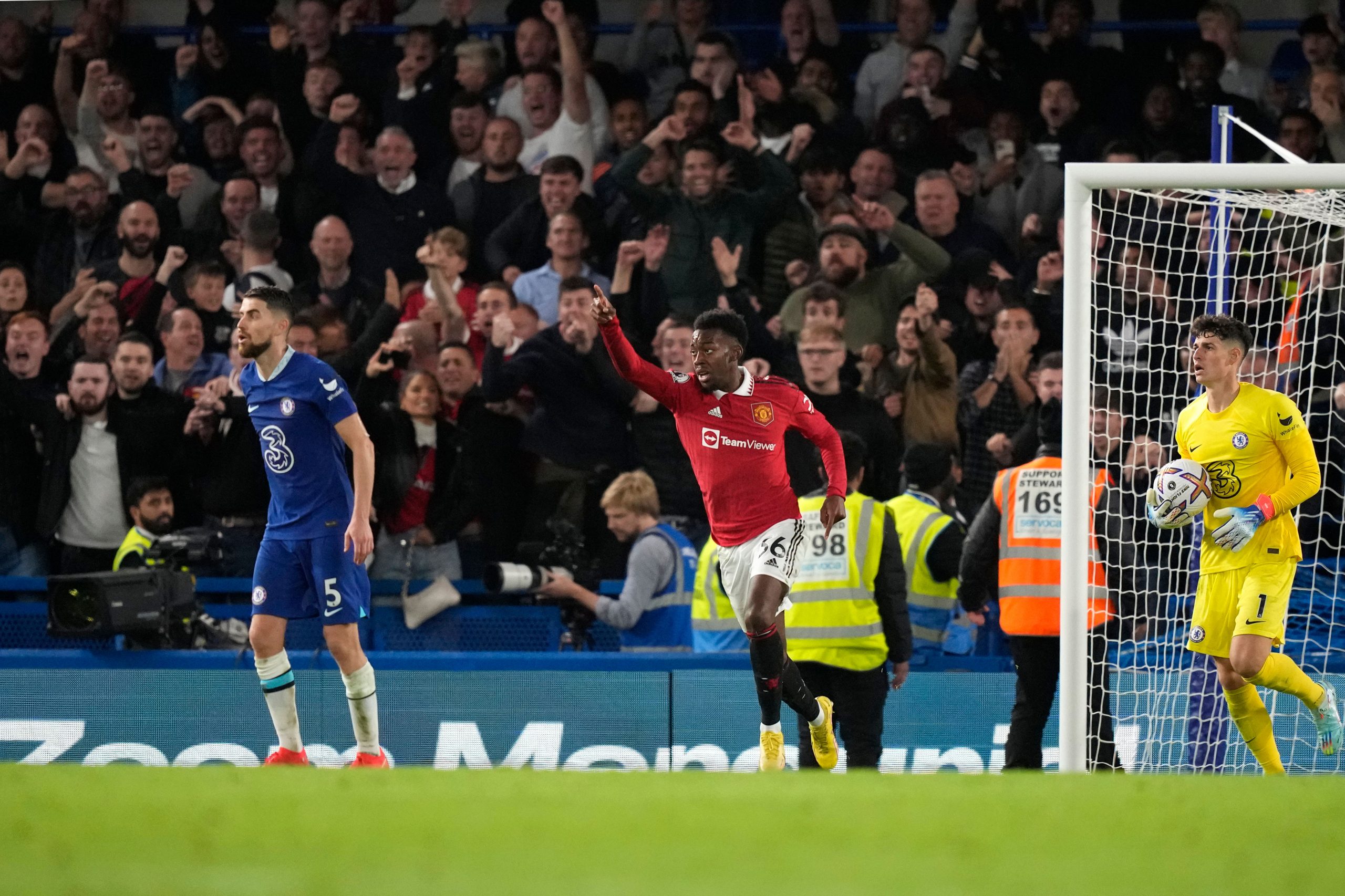 Chelsea vs Manchester United: Watch Casemiro’s extra-time equaliser at Stamford Bridge