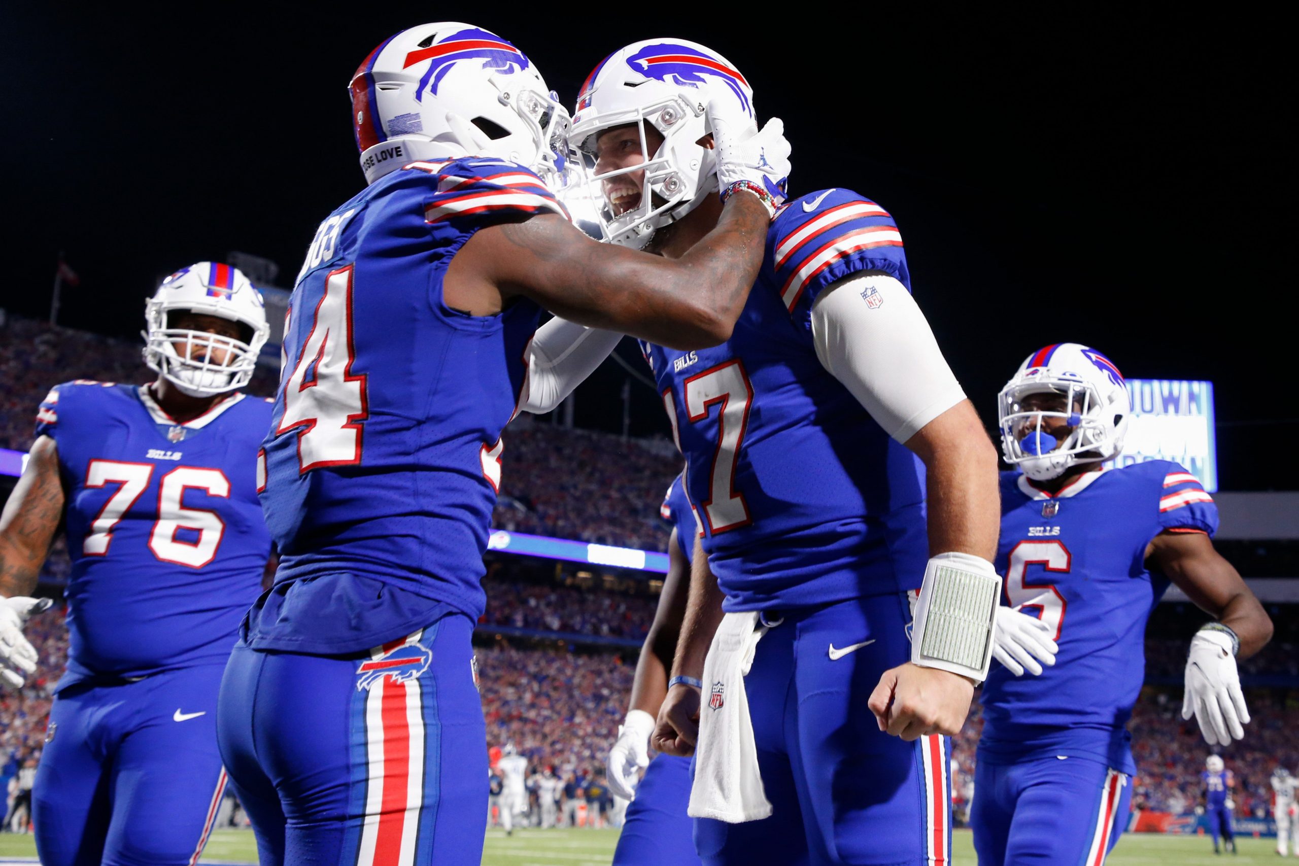 Stefon Diggs scores 3 TDs for Buffalo Bills in 41-7 rout of Tennessee Titans