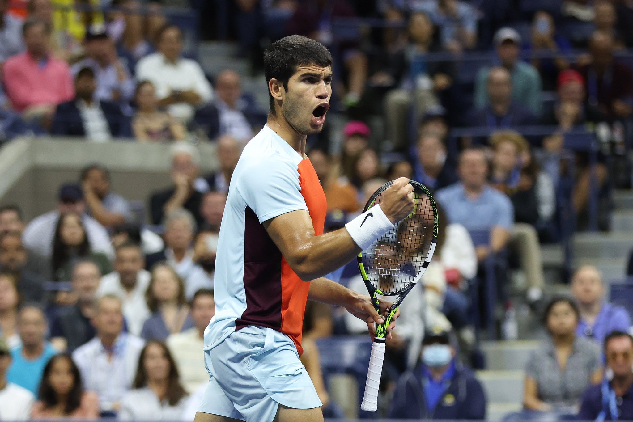 Carlos Alcaraz hits “shot of the year” against Novak Djokovic in Roland Garros semis, leaves fans speechless