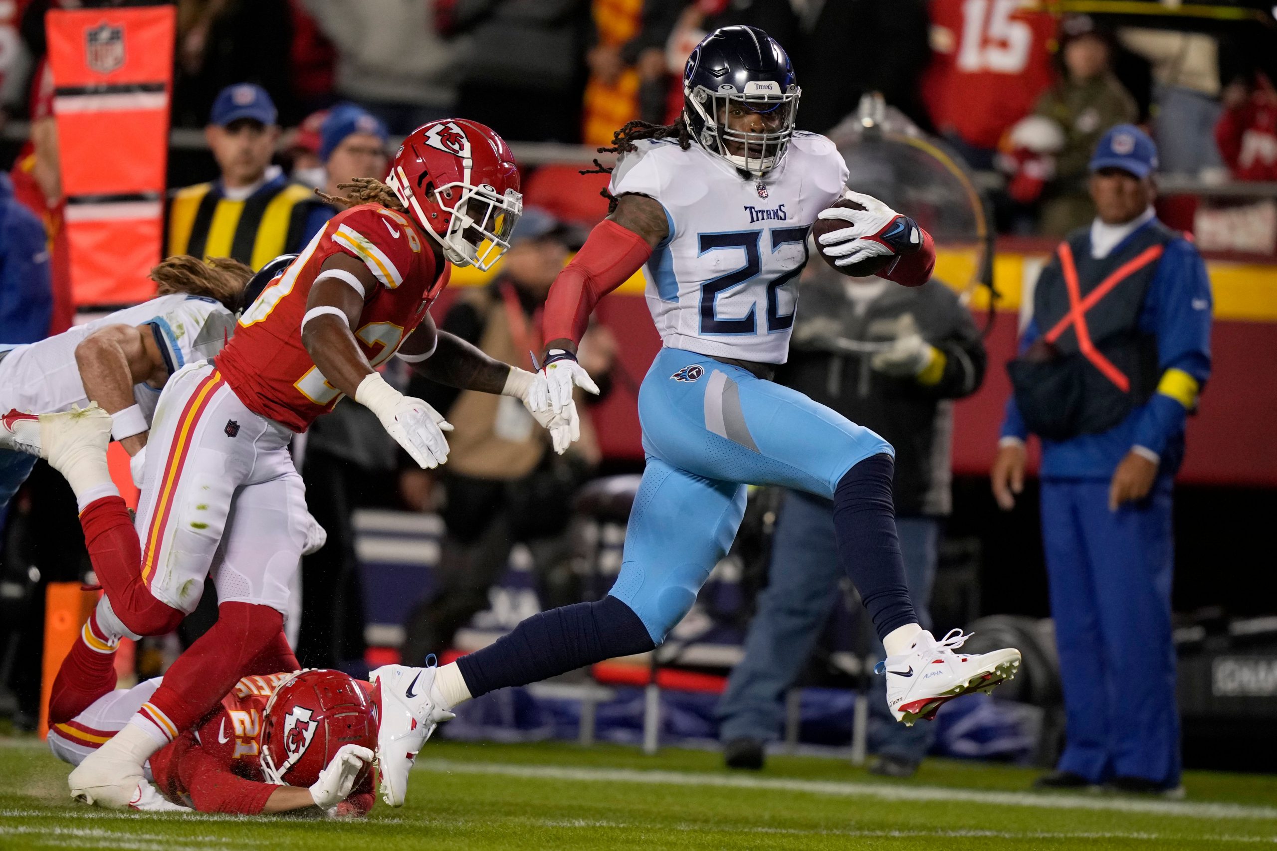 Tennessee Titans RB Derrick Henry scores 2 rushing TDs in first half vs Kansas City Chiefs: Watch