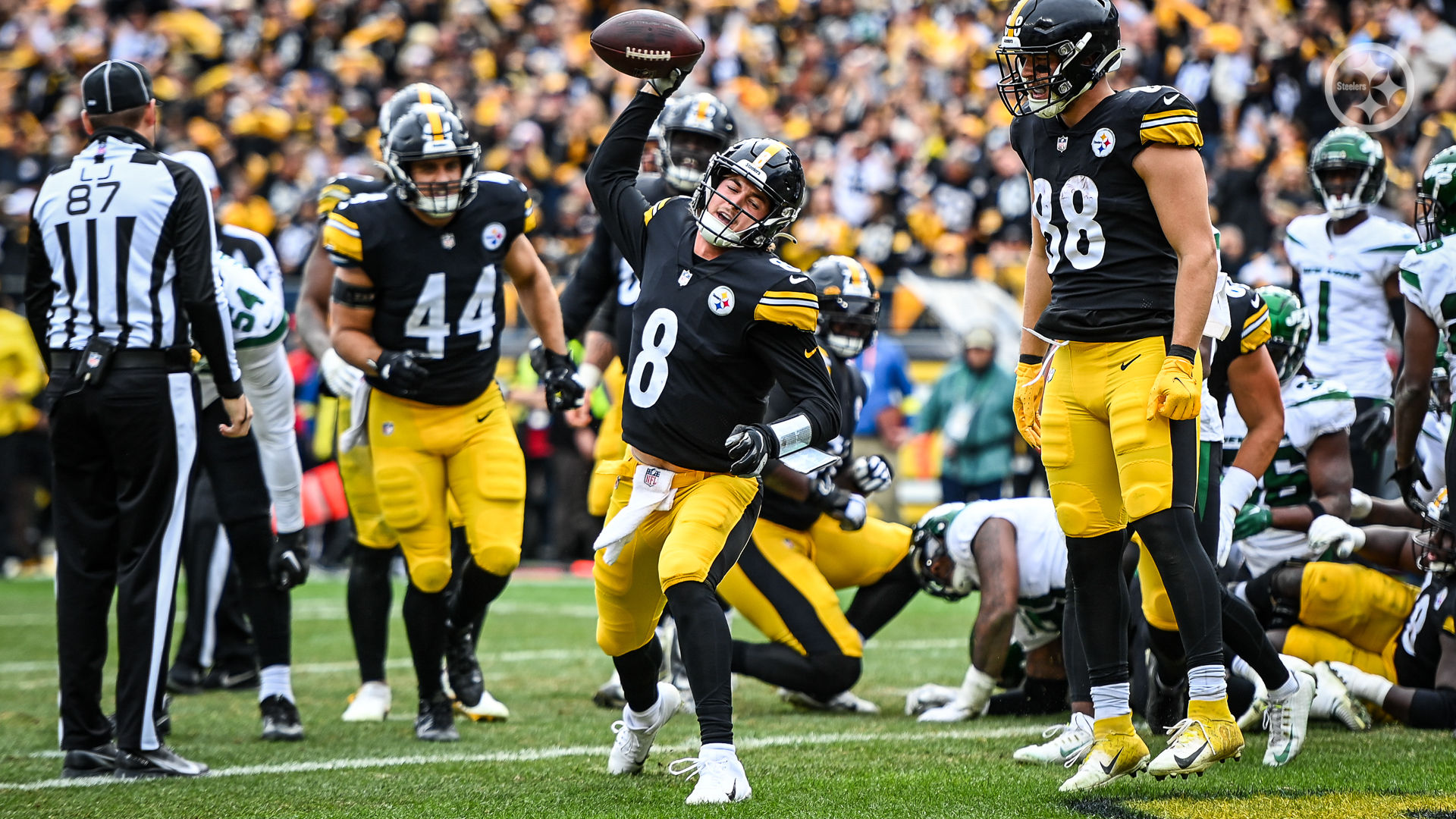 Pittsburgh Steelers’ QB Kenny Pickett scores two touchdowns on NFL debut against New York Jets: Watch