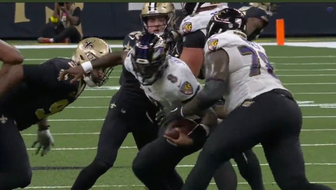 Baltimore Ravens’ Lamar Jackson stripped by his own lineman Morgan Moses, vs New Orleans Saints: Watch