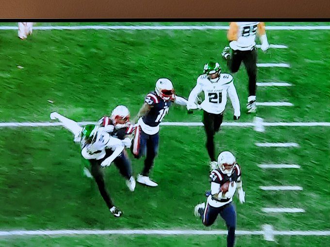 Did referee miss a block? New York Jets fans left fuming after Week 11 loss vs New England Patriots