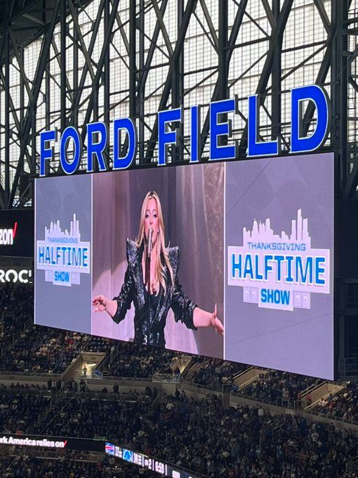 Bebe Rexha, David Guetta perform at Detroit Lions vs Buffalo Bills halftime on NFL Thanksgiving Day: Watch
