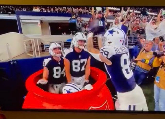 Hendershot scores TD, Dallas Cowboys put up a whack-a-mole celebration in the Salvation Army Kettle vs Giants