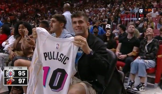 USMNT FIFA World Cup star Christian Pulisic attends Miami Heat vs LA Clippers NBA game at FTX Arena: Watch