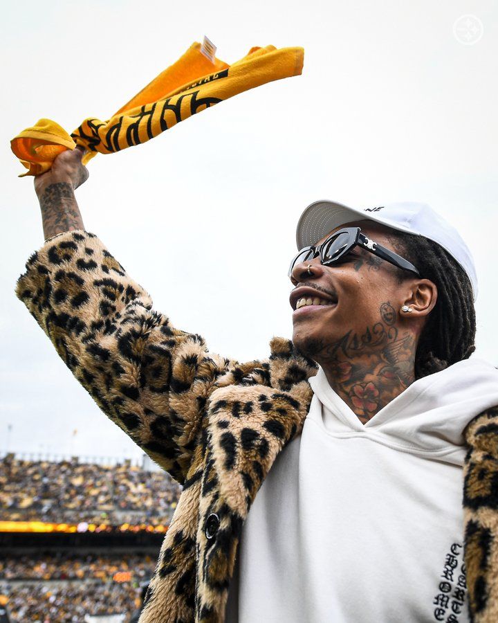 Rapper Wiz Khalifa attends Pittsburgh Steelers vs Baltimore Ravens Week 14 tie at Acrisure Stadium: Watch