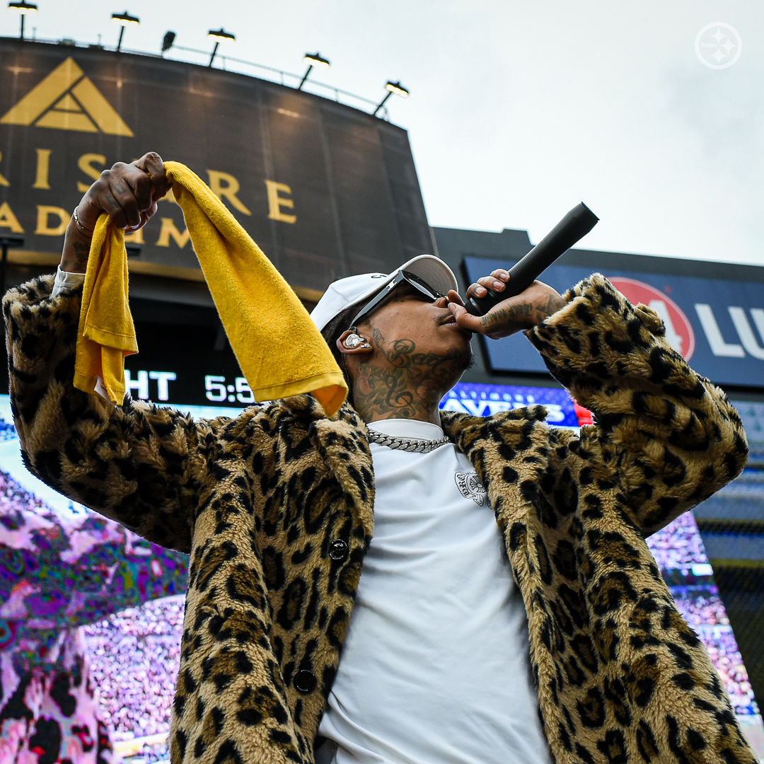 Wiz Khalifa, DJ Bonics perform at Pittsburgh Steelers vs Baltimore Ravens halftime at Acrisure Stadium: Watch