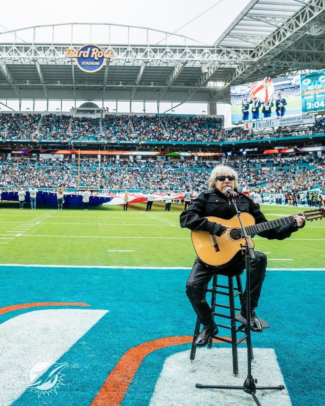 Jose Feliciano sings national anthem for Miami Dolphins vs Green Bay Packers Christmas tie at Hard Rock: Watch