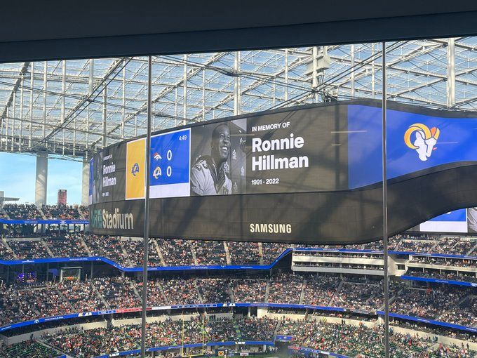 Denver Broncos, Los Angeles Rams hold moment of silence to honor Ronnie Hillman at SoFi Stadium: Watch
