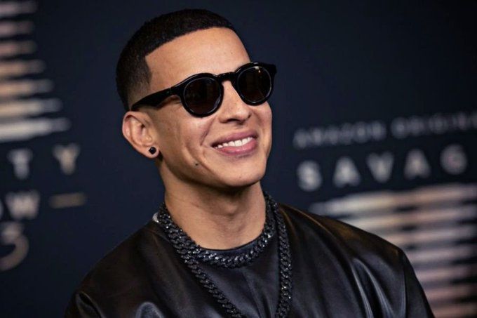 Rapper Daddy Yankee attends Tampa Bay Buccaneers vs Carolina Panthers at Raymond James Stadium: Watch