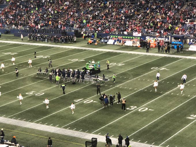 Rapper Sir Mix-A-Lot performs at Seattle Seahawks vs San Francisco 49ers TNF halftime at Lumen Field: Watch