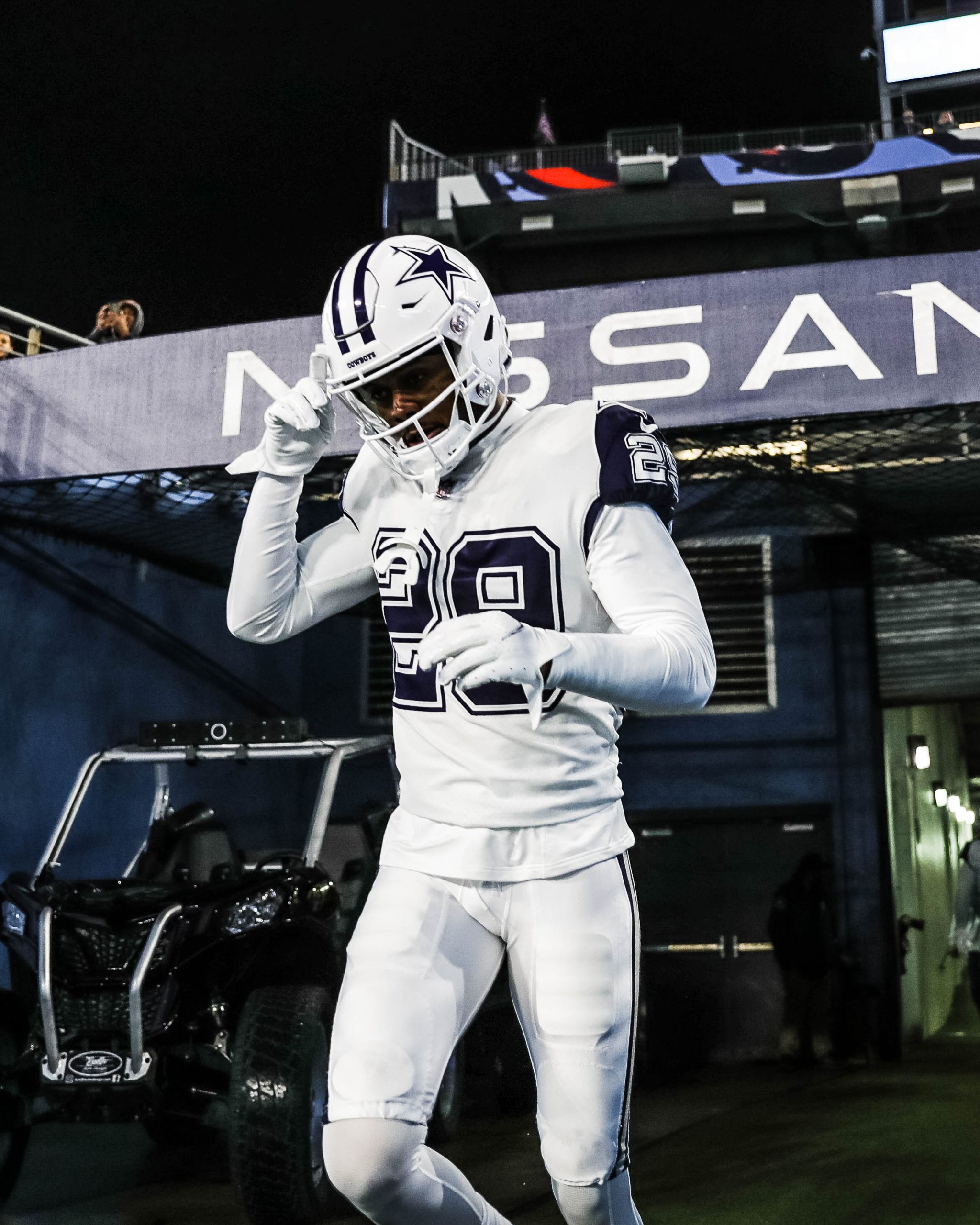 Fans impressed with Dallas Cowboys’ white uniform, arctic helmet vs Tennessee Titans in  Week 17: Watch
