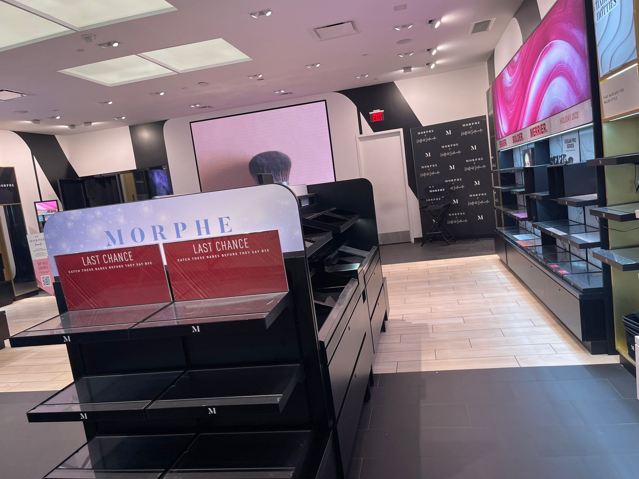 Are Morphe stores shutting down across the US?