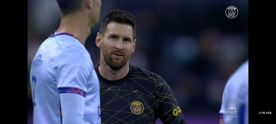 Lionel Messi, Cristiano Ronaldo share stare after Juan Bernat red card in PSG vs Riyadh 11: Watch