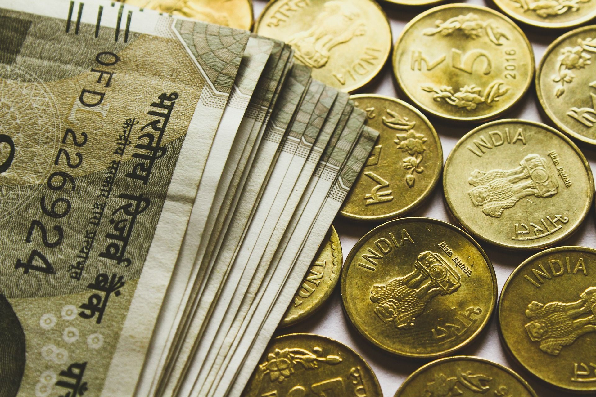 Rupee slumps 61 paise to hit new all time low of 83