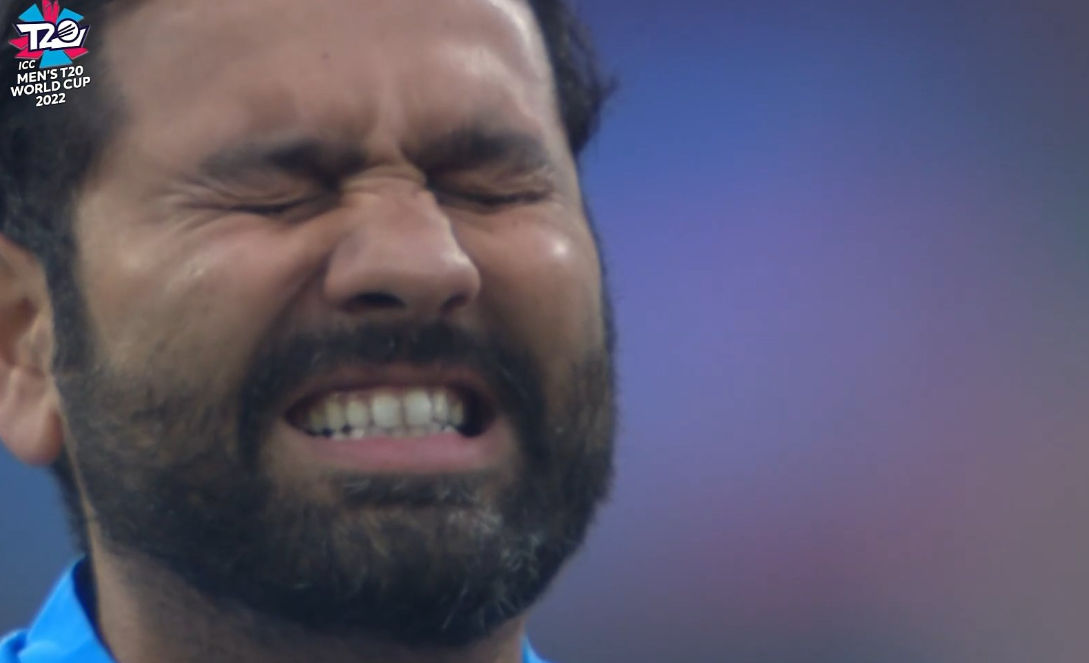 Rohit Sharma gets emotional while singing national anthem before India vs Pakistan match: Watch