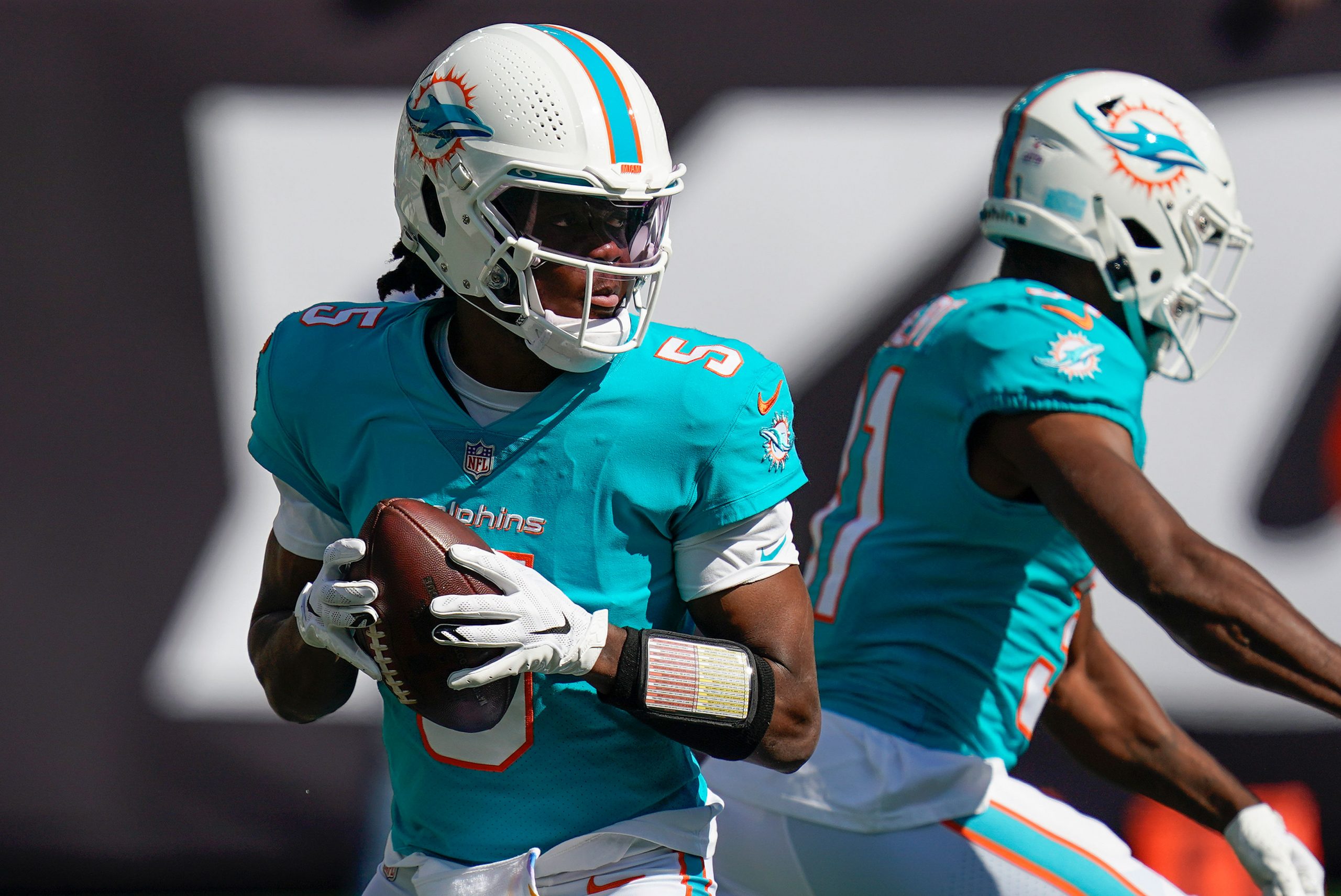 Teddy Bridgewater out vs New England Patriots? Miami Dolphins quarterback injures right finger