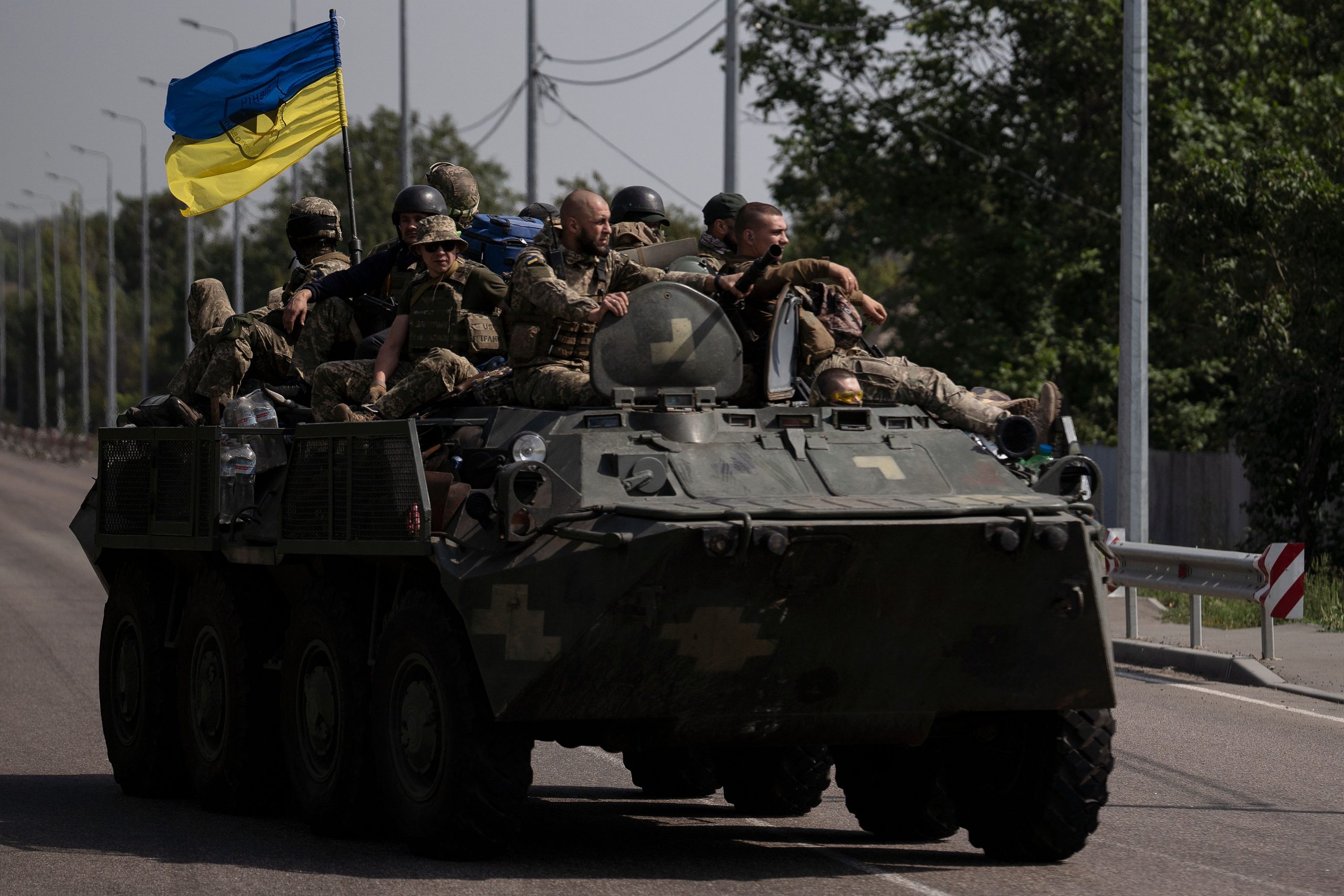 Ukraine forces consolidate east, break through Russian defences in south