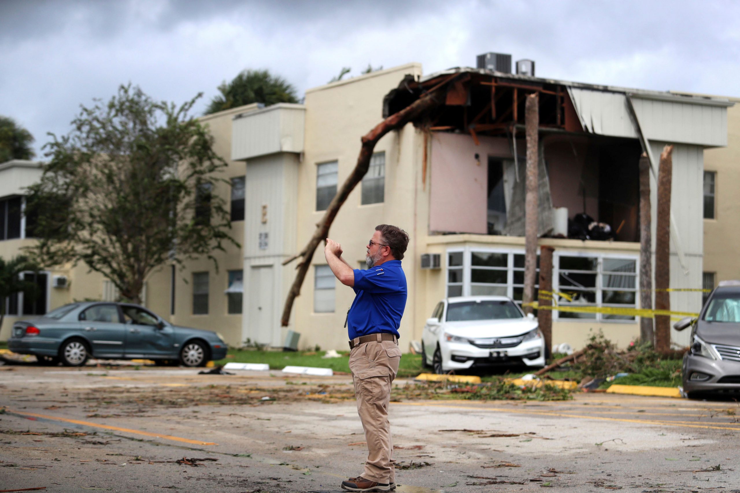 Hurricane Ian leaves people trapped, hospital damaged in SW Florida