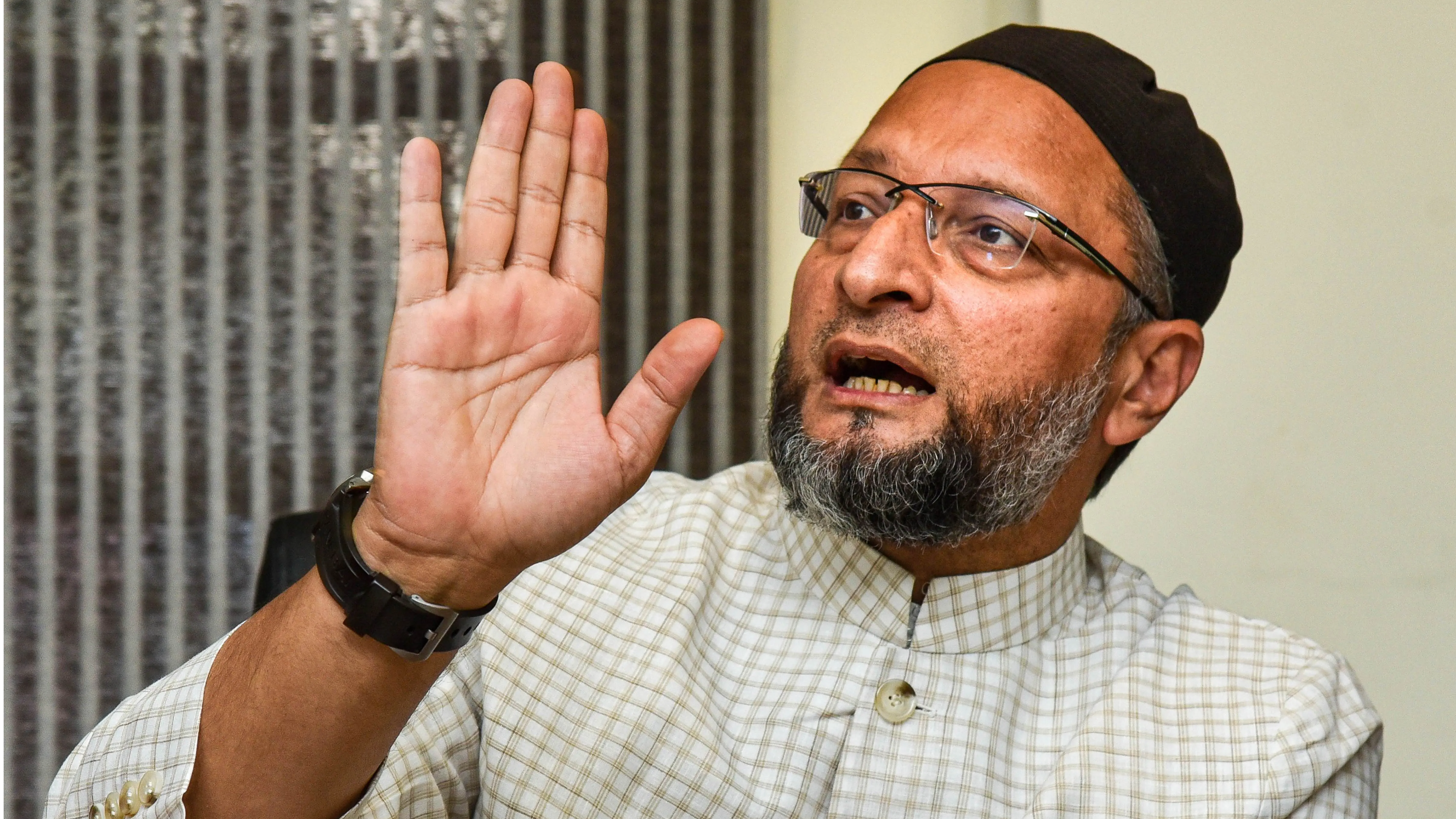 Before Telangana cabinet meet, Owaisi urges not to extend lockdown
