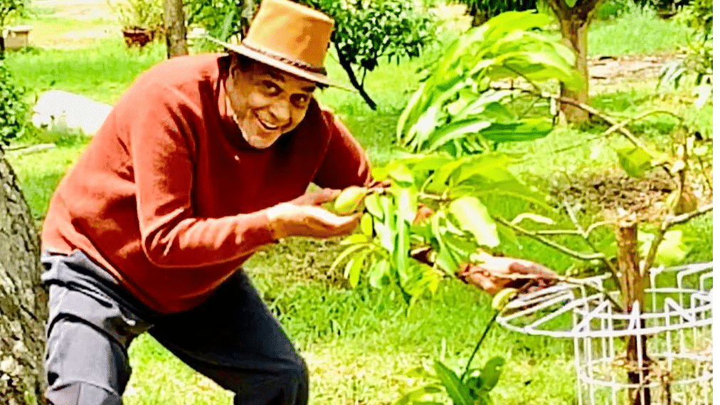 With the farmers suffering and pandemic, you cant enjoy: Dharmendra on birthday plans