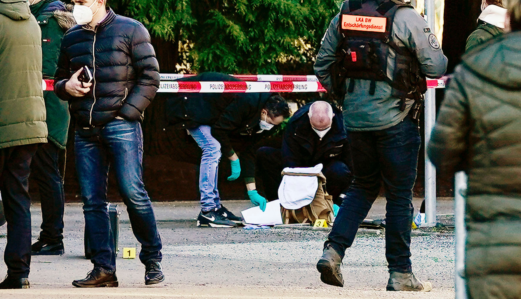 Heidelberg shooting: Lone gunman dead after injuring four in German university