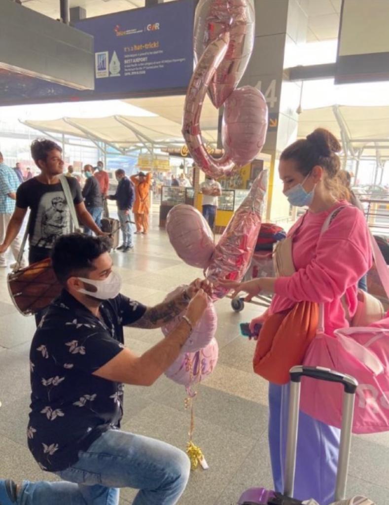 Delhi lawyer proposes to his Ukrainian girlfriend at the airport