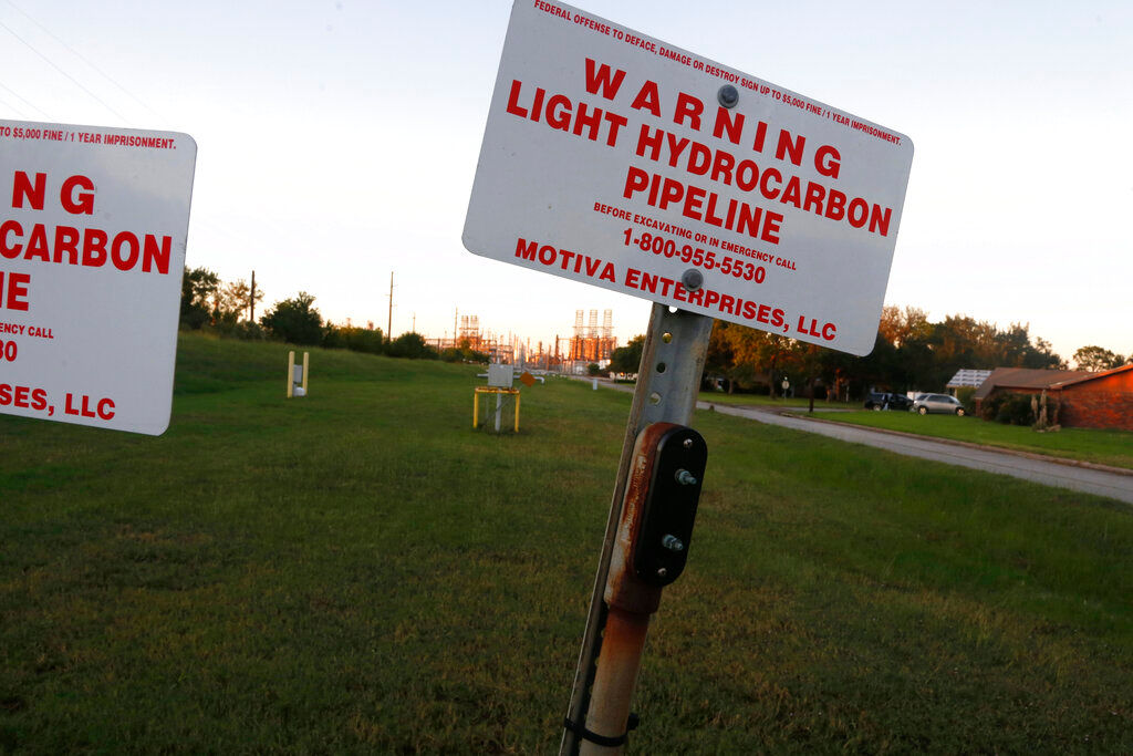 In shadow of Texas gas drilling sites, health fears escalate