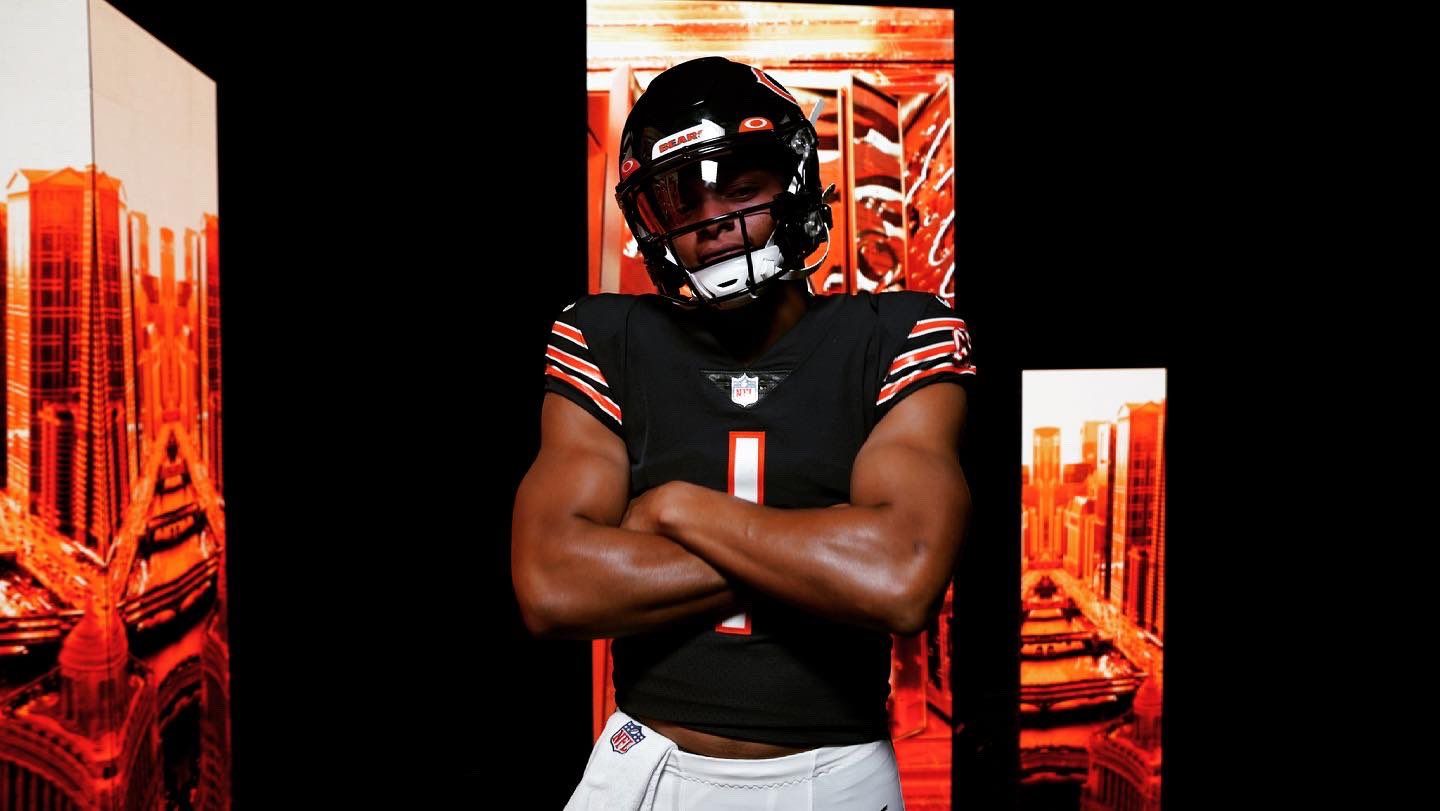 NFL: Chicago Bears QB Justin Fields’s pass leaves fans in awe