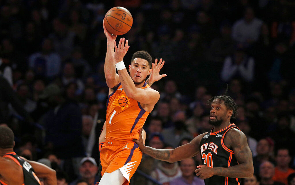NBA: Booker, Suns extend win streak to 15, beat Knicks 118-97