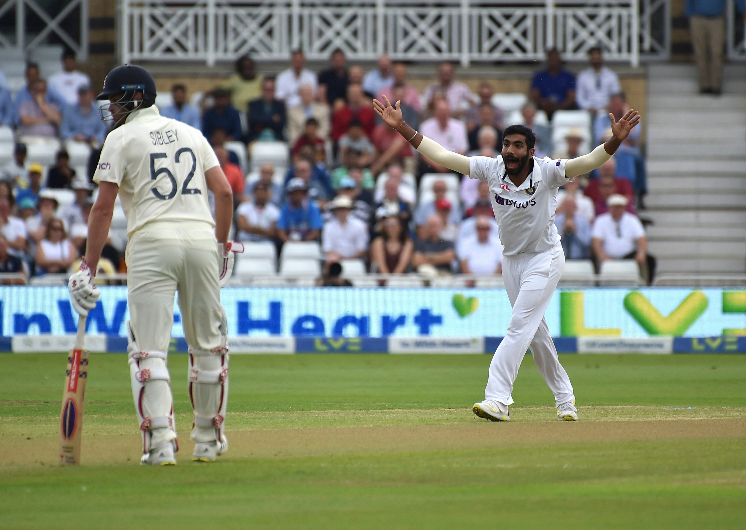 1st Test: Indian pacers dismiss England for 183 in first innings