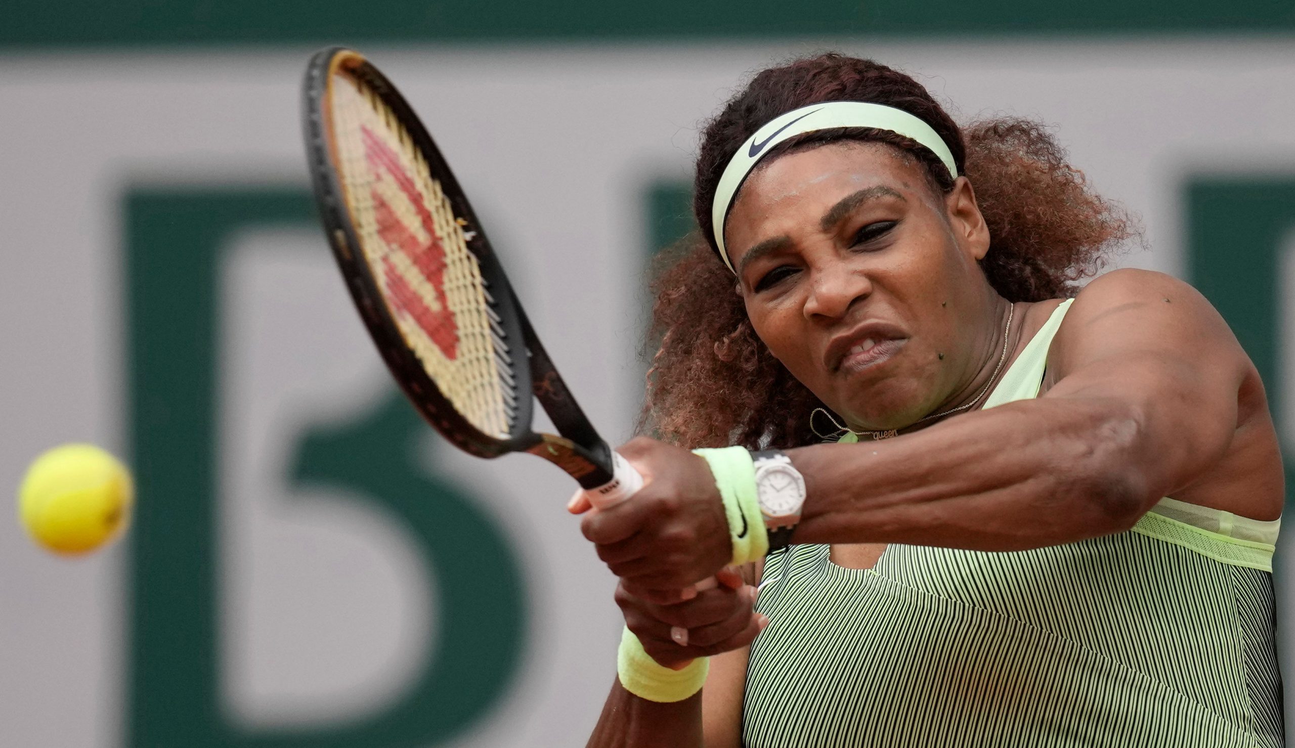 Serena Williams retires injured from first round match at Wimbledon