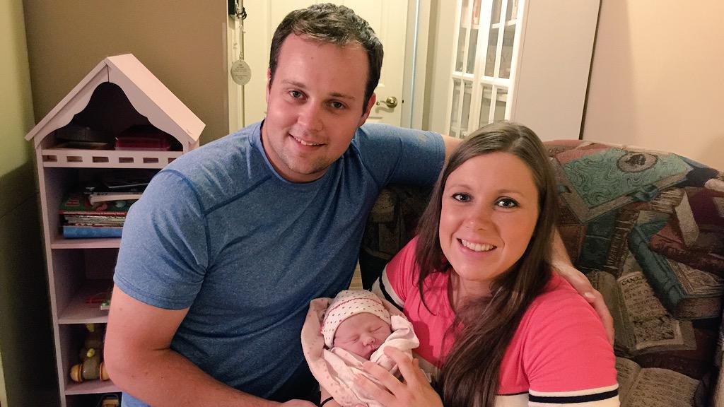 Josh Duggars parents, sisters disturbed after porn charges on 19 Kids star