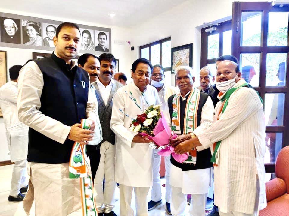Babulal Chaurasia, who attended installation of Nathu Ram Godse’s idol, joins Congress