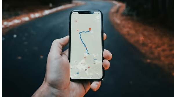 Ukraine: Google Maps disables features, citizens alter road signs to halt Russians