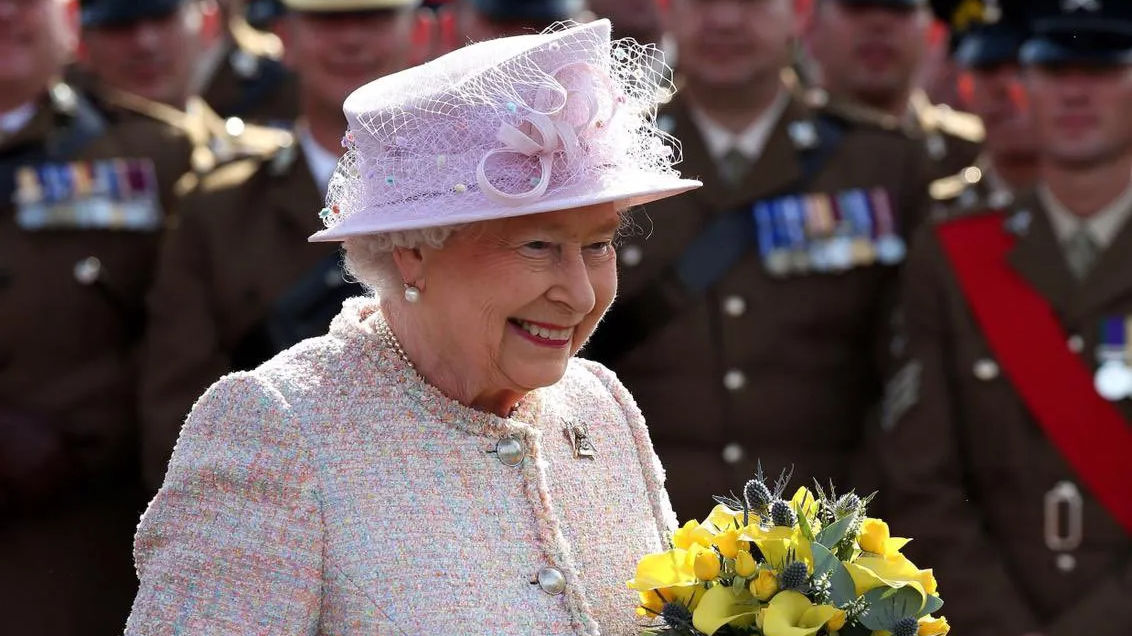 Queen Elizabeth to honour UK health workers for COVID service