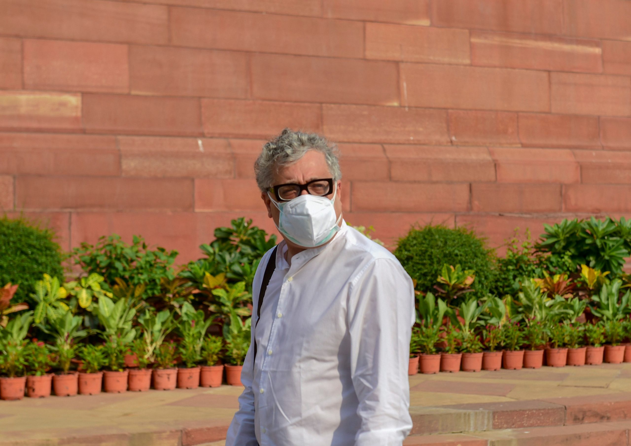 ‘PM Couldn’t-Care-Less Fund’: Derek O’Brien lashes out at Centre for ‘mishandling coronavirus’