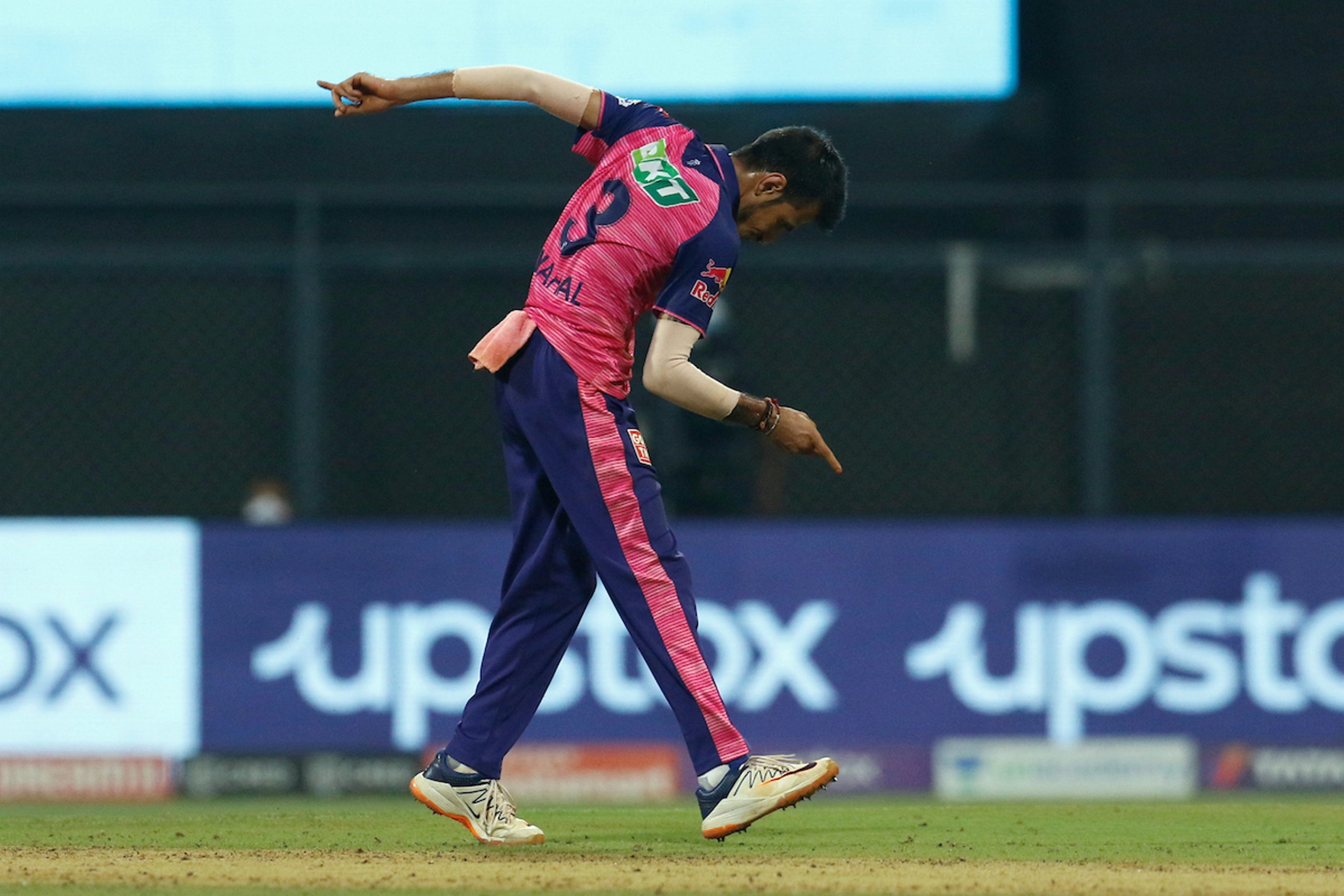 IPL: Yuvendra Chahal joins Lasith Malinga in huge bowling feat