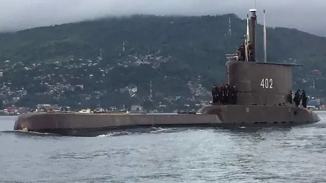 Indonesian submarine with 53 aboard loses contact