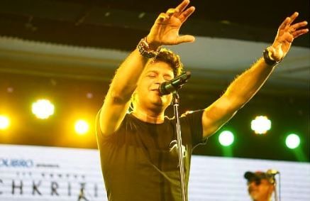 ‘Hum rahe ya na rahe kal’: Watch singer KK’s last performance