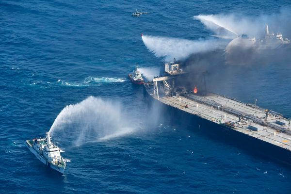 Sri Lanka will not allow stricken oil tanker to leave without paying firefighting bill