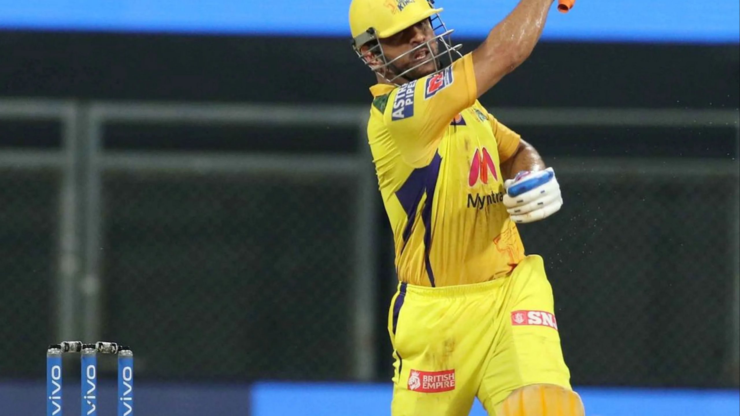 MS Dhoni  becomes wicketkeeper with most catch dismissals in IPL