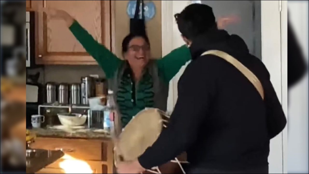 Woman breaks into bhangra on her favourite song, takes over the internet