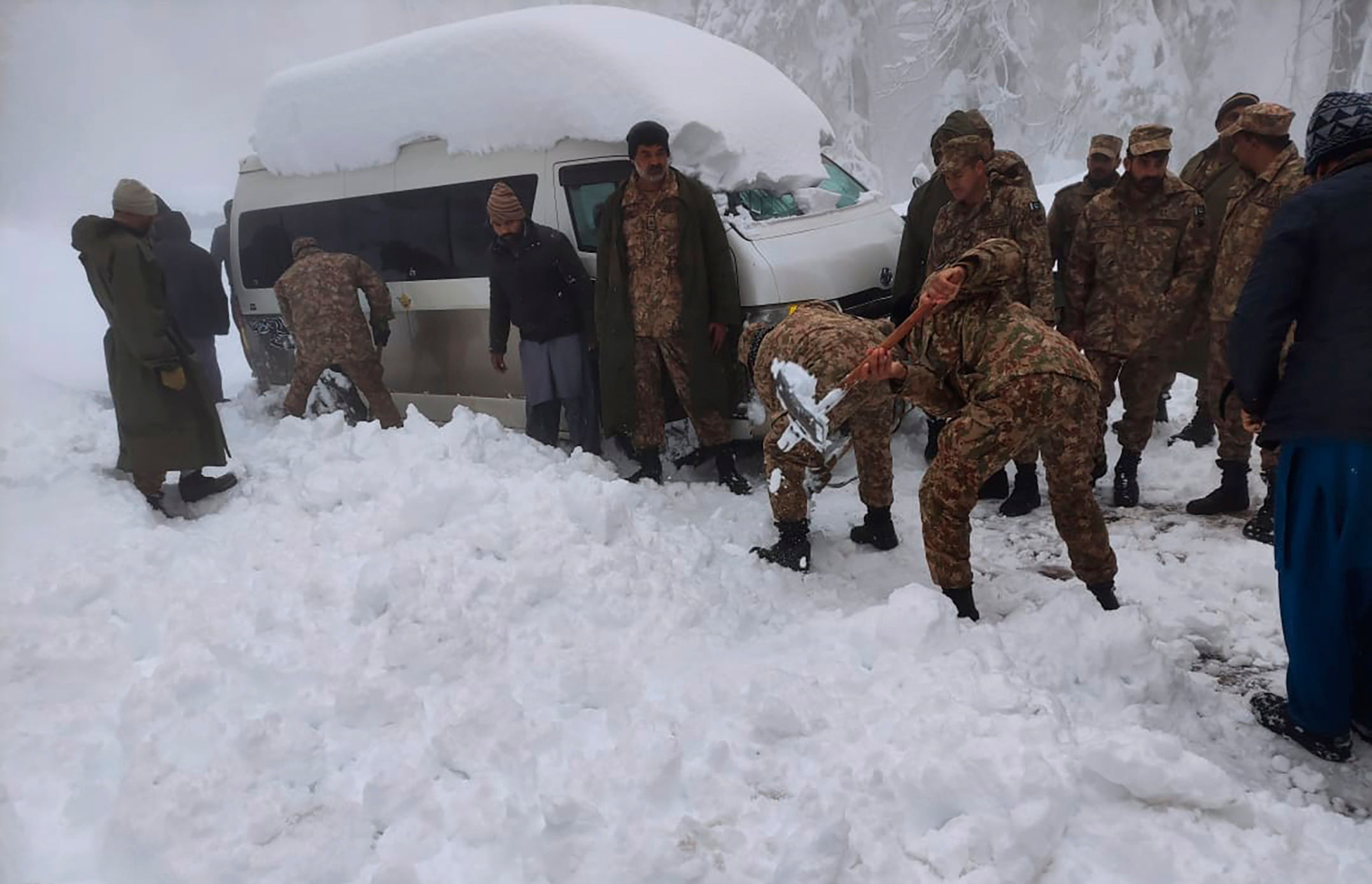 Cold kills 22, including 10 children, at Pakistan resort town
