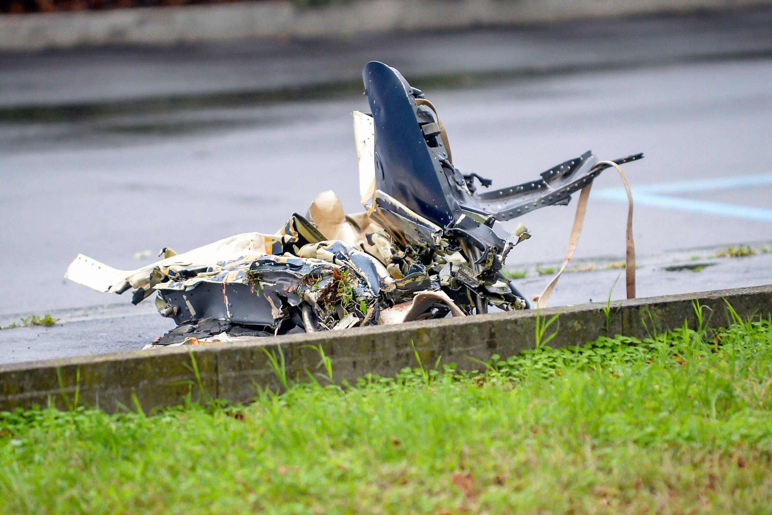 Davidson County, North Carolina plane crash: 1 killed after airplane strikes tractor-trailer on I-85