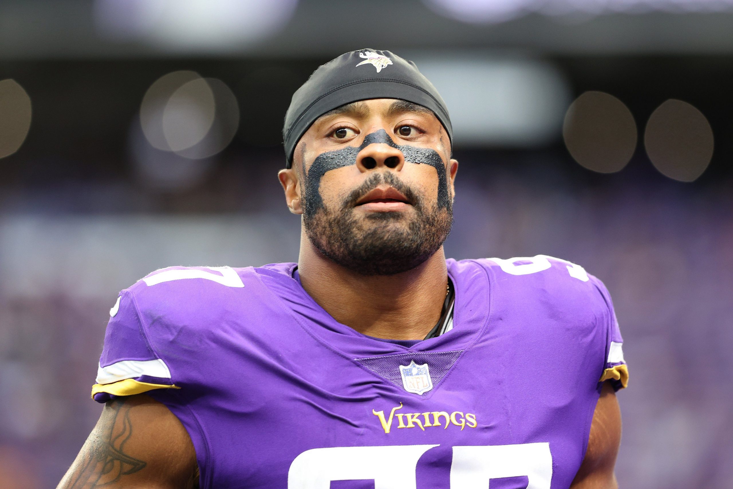 Minnesota Vikings DE Everson Griffen refuses to leave home after posting alarming video